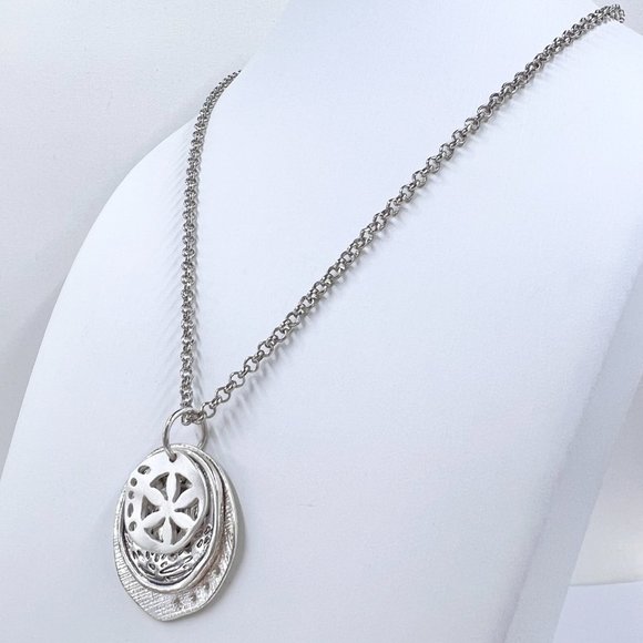 NWT – CJ & Banks – Starfish & Sand Dollar Pendant Silver Tone 20” Necklace - Picture 4 of 9